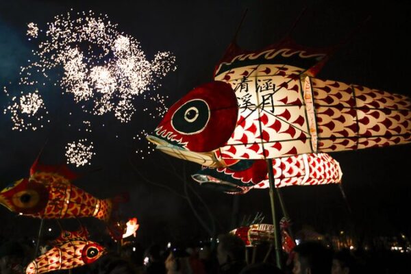 Flying Fish Lanterns Illuminate Anhui’s Night in Ancient Village Flying_Fish_Lanterns_Illuminate_Anhui_s_Night_in_Ancient_Village