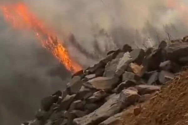 Forest_Fire_Rages_in_Ganzi__Sichuan__735_Evacuated_as_Firefighters_Battle_Blaze