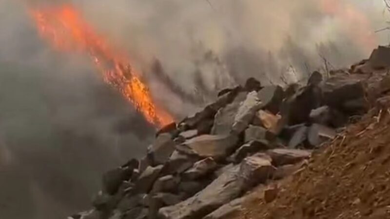 Forest_Fire_Rages_in_Ganzi__Sichuan__735_Evacuated_as_Firefighters_Battle_Blaze