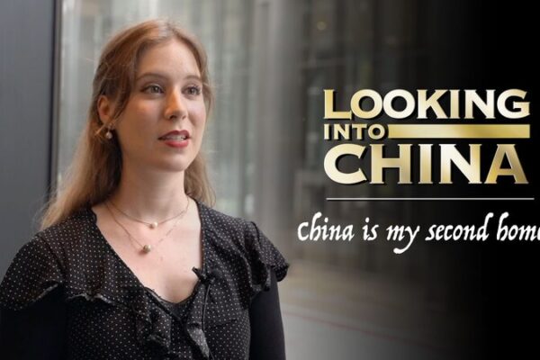 From Peking to London: A German Vlogger’s Heartwarming Journey From_Peking_to_London__A_German_Vlogger_s_Heartwarming_Journey video poster