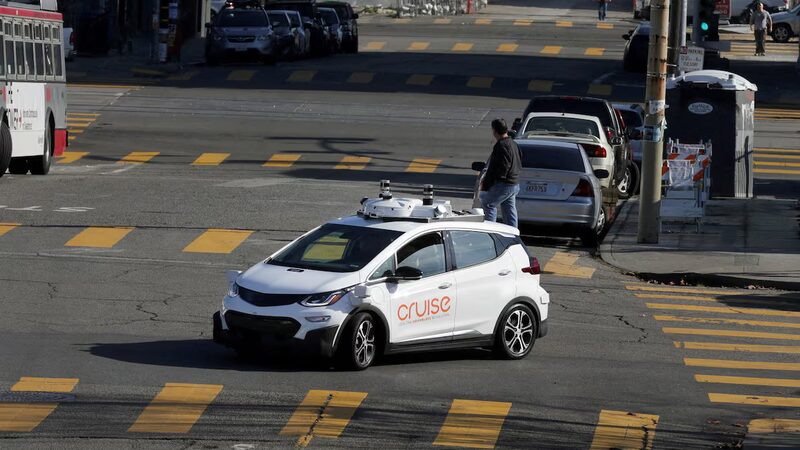 GM_Shifts_Focus_to_Chevrolet_Bolt_EV_Amid_Self_Driving_Delays