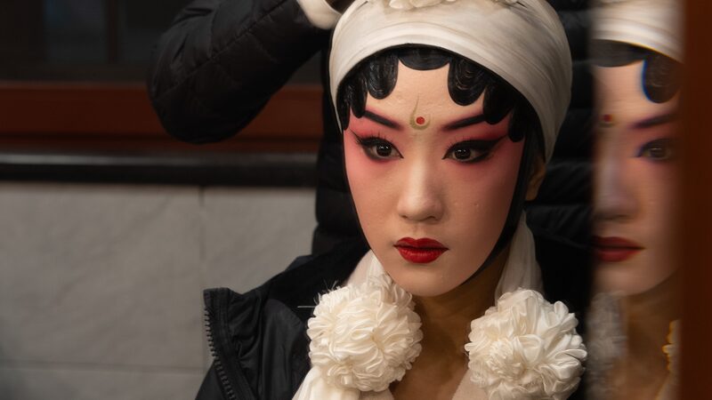 Gen Z Revives Sichuan Opera with ‘The White Snake’ Gen_Z_Revives_Sichuan_Opera_with__The_White_Snake_