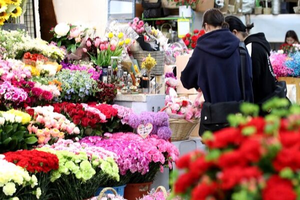 Global Mother’s Day: Unique Traditions Celebrated Around the World Global_Mother_s_Day__Unique_Traditions_Celebrated_Around_the_World