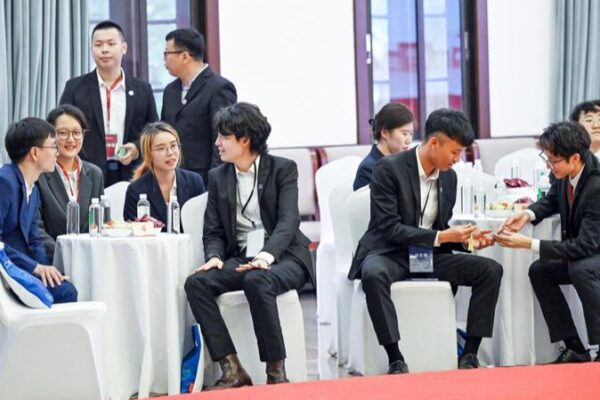Guangdong Party Chief Urges Stronger Ties with Taiwan Youth Delegation Guangdong_Party_Chief_Urges_Stronger_Ties_with_Taiwan_Youth_Delegation