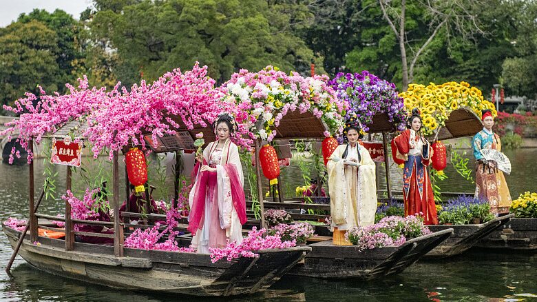 Guangzhou_s_Vibrant_Floating_Flower_Market_Blooms_Ahead_of_Spring_Festival - My Global News: Voices of a New Era Guangzhou_s_Vibrant_Floating_Flower_Market_Blooms_Ahead_of_Spring_Festival