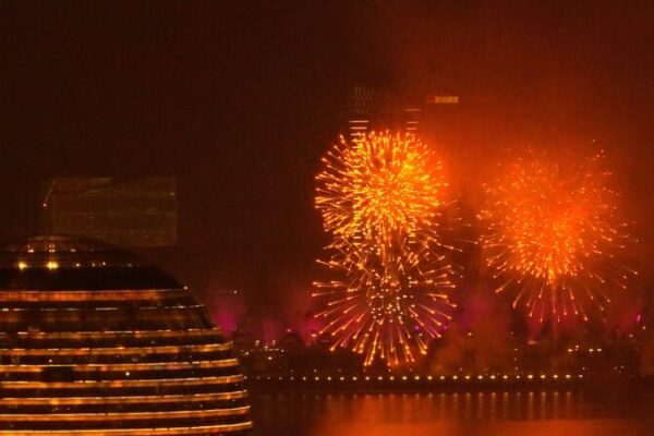 Hangzhou’s Dazzling Fireworks Light Up Lantern Festival After 11 Years Hangzhou_s_Dazzling_Fireworks_Light_Up_Lantern_Festival_After_11_Years video poster