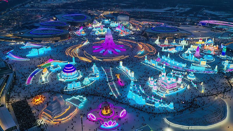 Harbin_Ice_and_Snow_World_Unveils_World_s_Largest_Winter_Wonderland