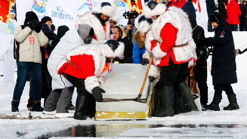 Harbin_Kicks_Off_5th_Ice_Harvest_Festival_with_Grand_Opening_Ceremony