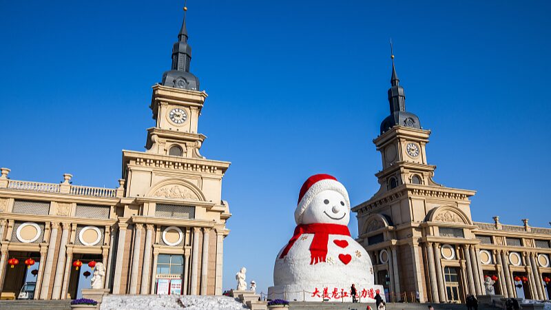 Harbin_Unveils_Annual_18m_Snowman_Ahead_of_2025_Asian_Winter_Games video poster