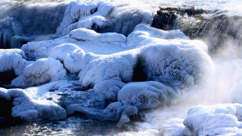 Harbin’s Frozen Beauty: Majestic Ice Waterfalls Amid Record Cold Harbin_s_Frozen_Beauty__Majestic_Ice_Waterfalls_Amid_Record_Cold