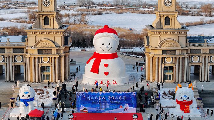 Harbin_s_Giant_Snowman_Returns__Winter_Wonder_Draws_Global_Crowds