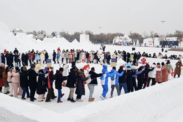 Harbin_s_Global_Snowman_Campaign_Builds_Cross_Cultural_Friendships video poster