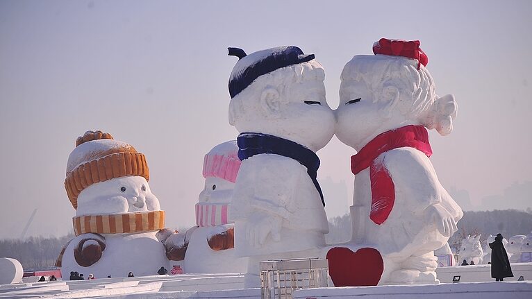 Harbin’s Love-Themed Ice Park Creates Magical Winter Romance Harbin_s_Love_Themed_Ice_Park_Creates_Magical_Winter_Romance