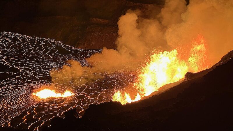 Hawaii_s_Kilauea_Volcano_Unleashes_80_Meter_Lava_Fountains_in_Spectacular_Eruption