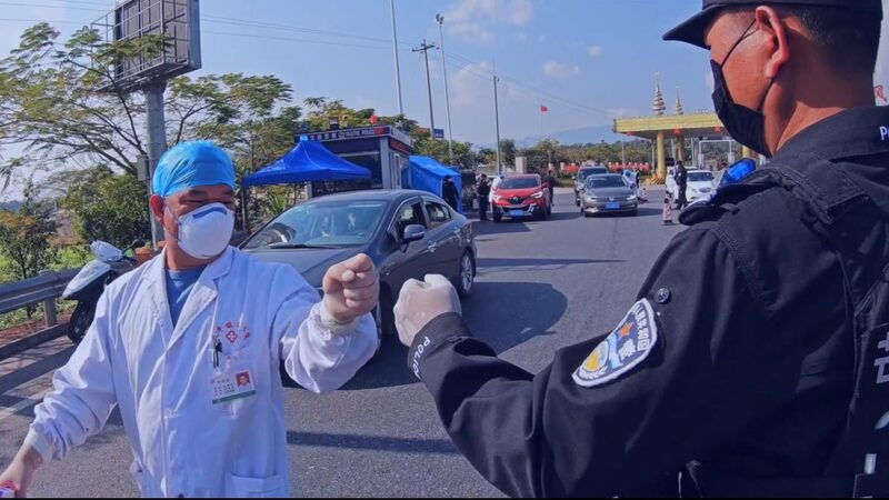 Heartwarming_Stories_from_the_Frontline_of_the_Virus_Battle_poster - My Global News: Voices of a New Era Heartwarming_Stories_from_the_Frontline_of_the_Virus_Battle video poster