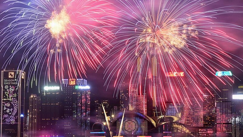 Hong_Kong_Rings_in_Chinese_New_Year_with_Stunning_Fireworks_Display