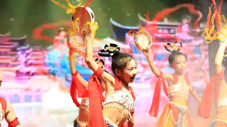 Hunan_Village_Gala_Celebrates_Local_Cultural_Heritage_with_Stunning_Performances - My Global News: Voices of a New Era Hunan_Village_Gala_Celebrates_Local_Cultural_Heritage_with_Stunning_Performances
