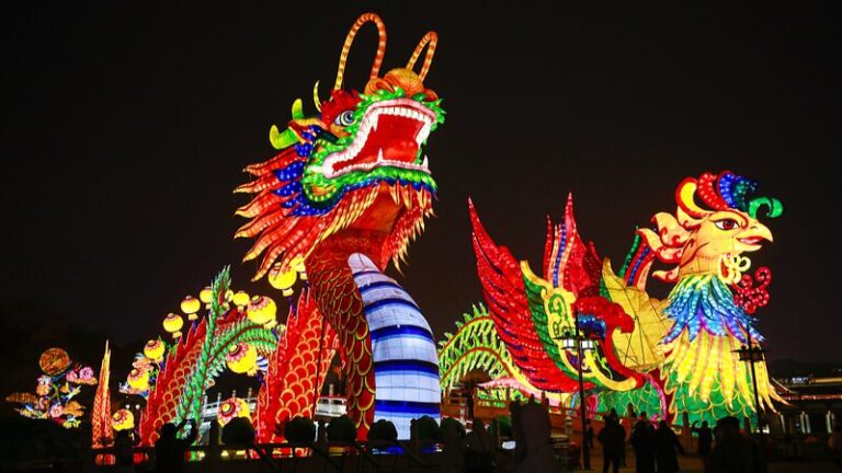 Illuminate_the_Year_of_the_Dragon__Lantern_Festival_at_Xi_an_s_Tang_Paradise