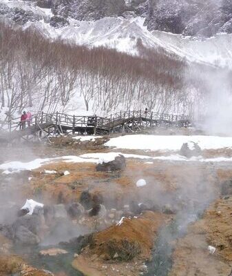Immerse Yourself: Discover the Volcanic Hot Springs of Changbai Mountain Immerse_Yourself__Discover_the_Volcanic_Hot_Springs_of_Changbai_Mountain video poster