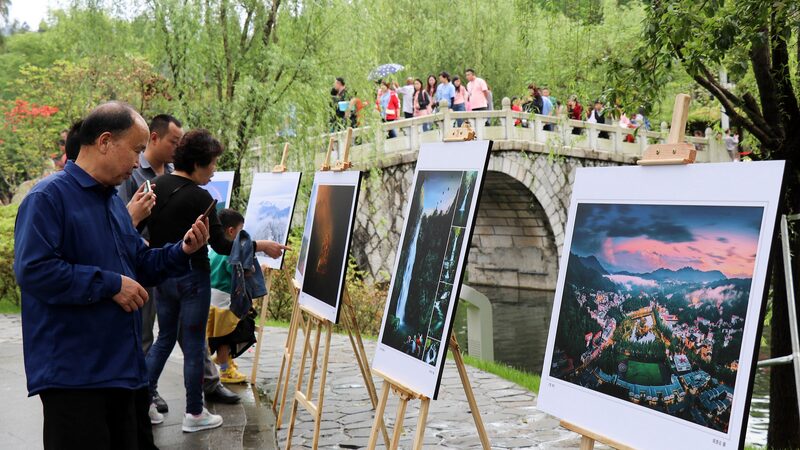 Innovative_Consumption_Models_Boost__Holiday_Economy__in_the_Chinese_Mainland