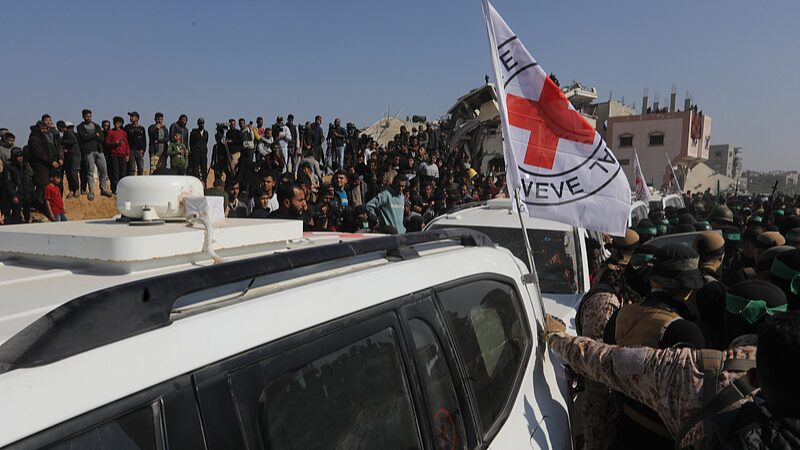 Israel_Resumes_Hostage_Prisoner_Exchange_Amid_Chaotic_Handover