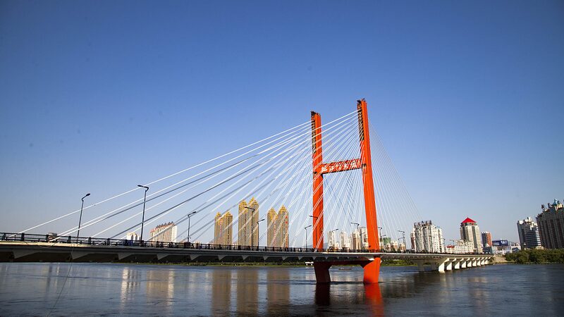 Jilin_City_s_Linjiangmen_Bridge__Connecting_History_and_Modernity