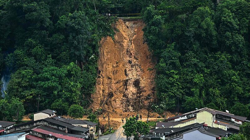 Kuala_Lumpur_Drenched__Flash_Floods_Disrupt_City_Life