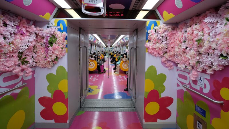 Kunming_Metro_Unveils_Vibrant_Spring_Themed_Train_on_Line_4