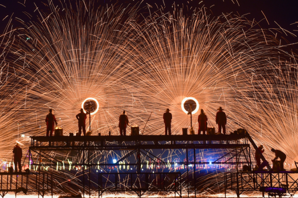 Luoyang’s Iron Flower Crafting Illuminates Chinese New Year Fair Luoyang_s_Iron_Flower_Crafting_Illuminates_Chinese_New_Year_Fair