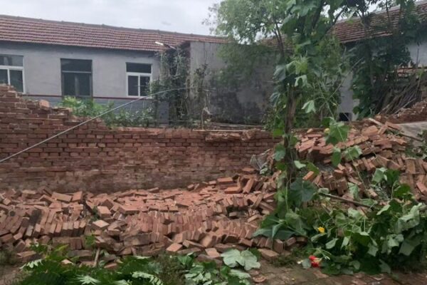 Major_Earthquake_Hits_Dezhou__Shandong_Province__21_Injured_and_126_Buildings_Collapse video poster