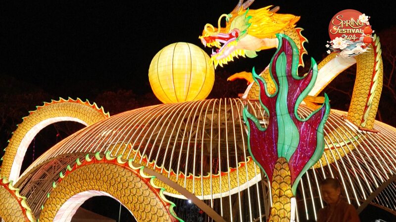 Malaysia_s_Spectacular_Chinese_New_Year_Lantern_Display_Attracts_Nearly_a_Million_Visitors video poster