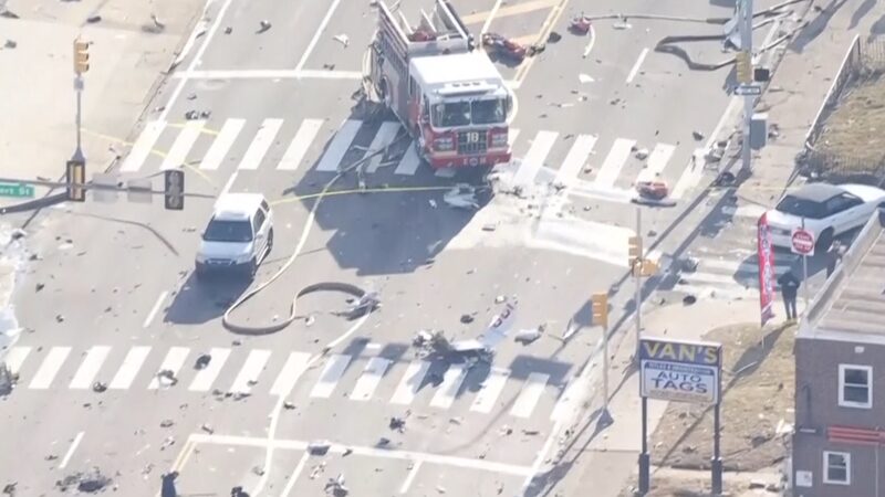 Medevac_Plane_Crash_in_Philadelphia_Claims_Seven_Lives video poster