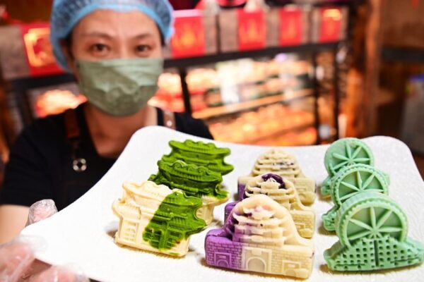 Mooncakes_Evolve__Tradition_Meets_Modern_Consumer_Trends