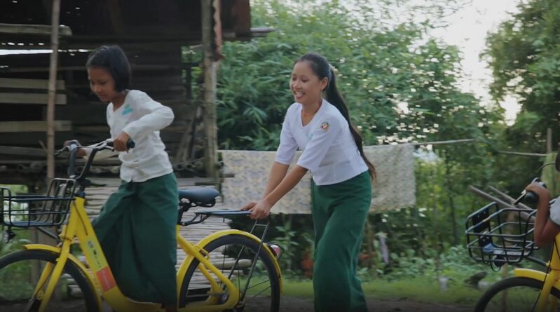 Myanmar_Entrepreneur_Reimagines_Ride_Sharing_Bikes_for_Education_poster - My Global News: Voices of a New Era Myanmar_Entrepreneur_Reimagines_Ride_Sharing_Bikes_for_Education video poster