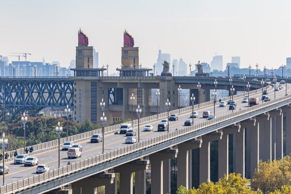 Nanjing_Yangtze_River_Bridge__China_s_Pioneering_Double_Decker_Marvel video poster