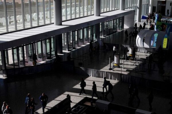 Navigating Uncertainty: US Tech Industry Braces for Challenges Under Trump’s Second Term Navigating_Uncertainty__US_Tech_Industry_Braces_for_Challenges_Under_Trump_s_Second_Term