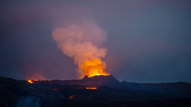 New_Volcano_Erupts_on_Reykjanes_Peninsula_in_Southwestern_Iceland_poster - My Global News: Voices of a New Era New_Volcano_Erupts_on_Reykjanes_Peninsula_in_Southwestern_Iceland video poster
