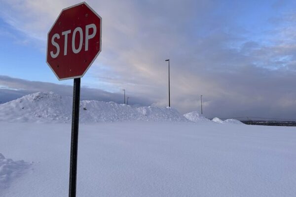 New_York_Gears_Up_for_Gusty_Winds_and_Snow_Showers_Amid_Cold_Front