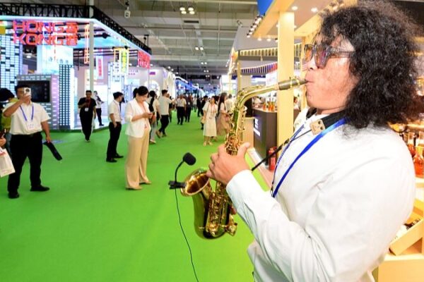 Over 2,200 Businesses Seek Opportunities at 30th Lanzhou Trade Fair Over_2_200_Businesses_Seek_Opportunities_at_30th_Lanzhou_Trade_Fair