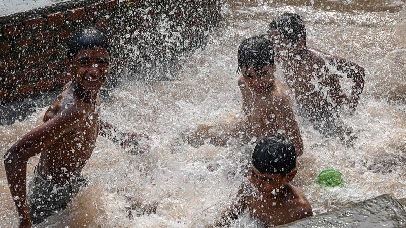 Pakistan_Battles_Scorching_Heatwave__Schools_Closed__Temperatures_Soar - My Global News: Voices of a New Era Pakistan_Battles_Scorching_Heatwave__Schools_Closed__Temperatures_Soar