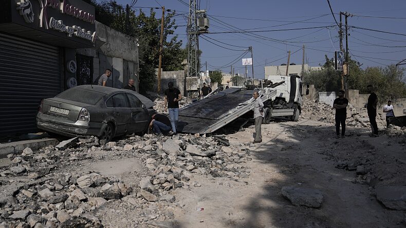 Palestine-Israel Conflict Reaches Day 27 with Ground Invasion in Gaza Palestine_Israel_Conflict_Reaches_Day_27_with_Ground_Invasion_in_Gaza video poster