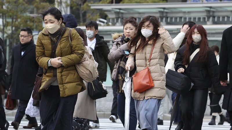 Panic_Buying_Triggers_Flu_Medication_Shortages_Amid_Japan_s_Record_Outbreak