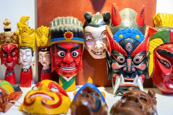 Preserving Tradition: Master Craftsmen Craft Nuo Masks in Guizhou Preserving_Tradition__Master_Craftsmen_Craft_Nuo_Masks_in_Guizhou