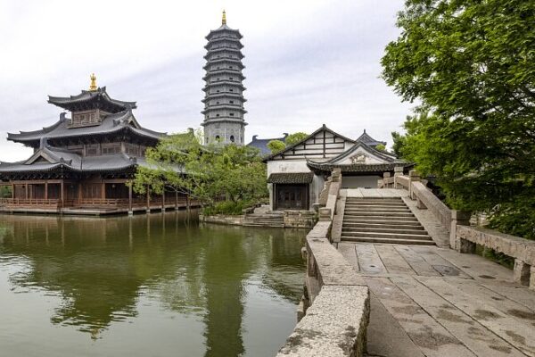 Puyuan Fashion Resort: Where History Meets Modern Knitwear in Zhejiang Puyuan_Fashion_Resort__Where_History_Meets_Modern_Knitwear_in_Zhejiang video poster