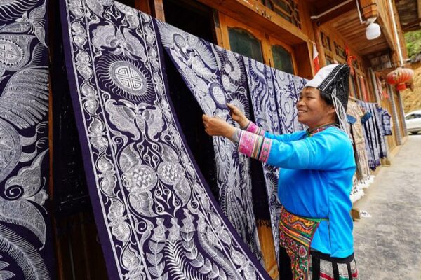Reviving Tradition: Miao Batik Thrives in Guizhou, Empowering Communities Reviving_Tradition__Miao_Batik_Thrives_in_Guizhou__Empowering_Communities