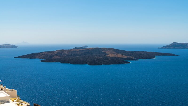 Santorini_Sees_Increased_Volcanic_Activity__What_It_Means_for_Travelers