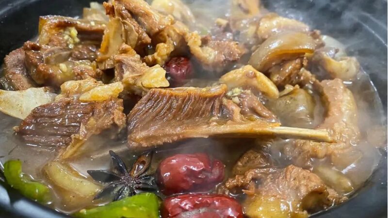 Savor_the_Unique_Flavors_of_Hainan_Black_Goat_Meat