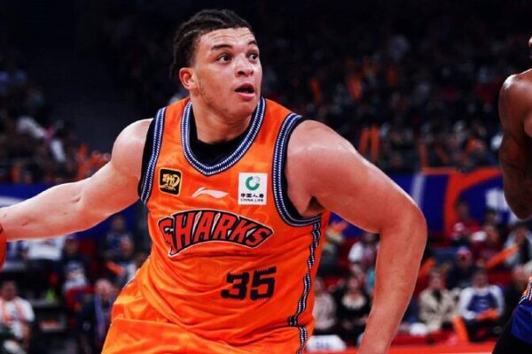 Shanghai_Sharks_Snap_Losing_Streak_with_Dominant_Win_over_Zhejiang_Golden_Bulls