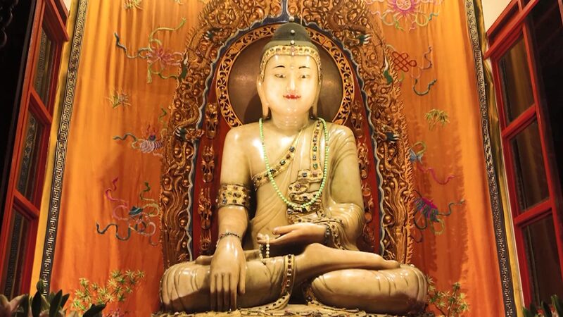 Shanghai_s_Jade_Buddha_Temple___Global_Artistic_Collaborations_Showcase_Cultural_Harmony