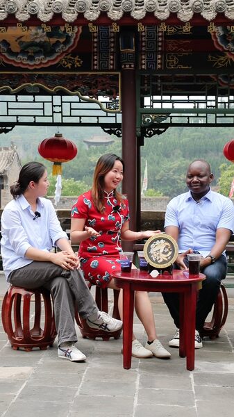 Shanxi_Folk_Song_Brings_Joy_to_Overseas_Visitors video poster